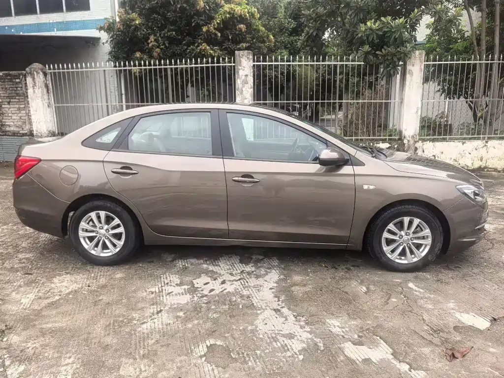 Buick Excelle — миниатюра 5