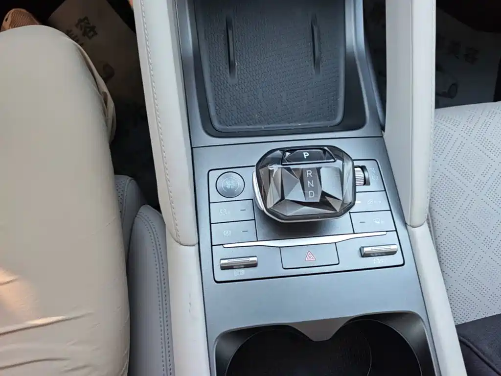 BYD Yuan UP — миниатюра 14