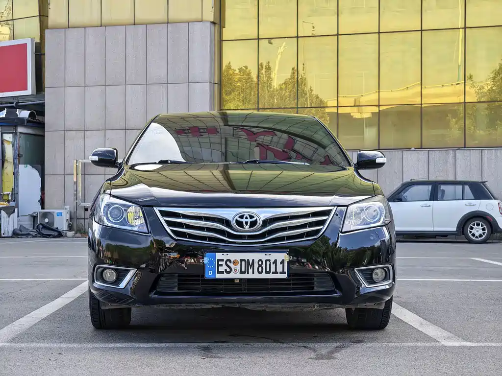 Toyota Camry — миниатюра 2