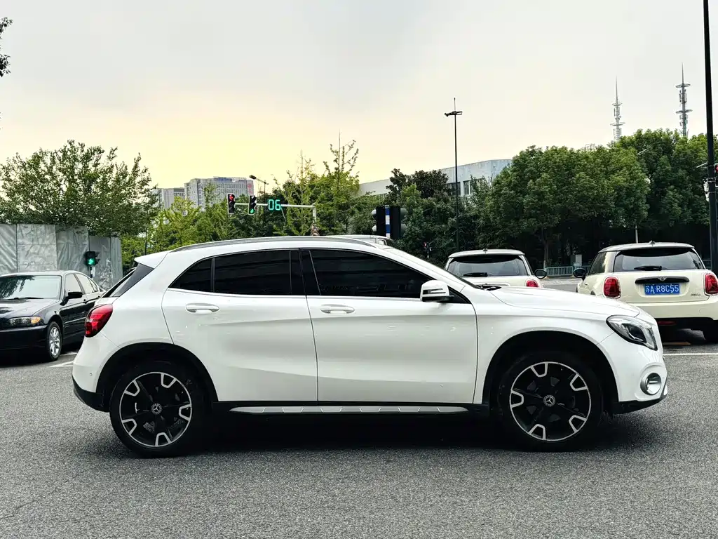 Mercedes-Benz GLA — миниатюра 4