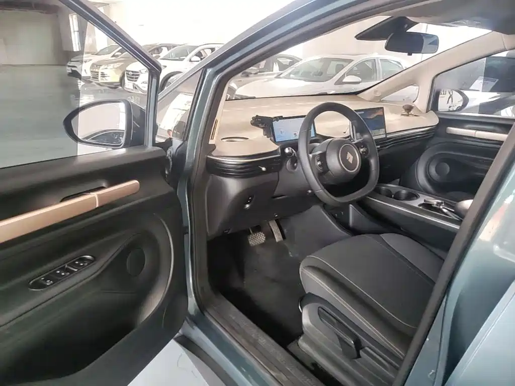 Baojun Yunduo — миниатюра 16