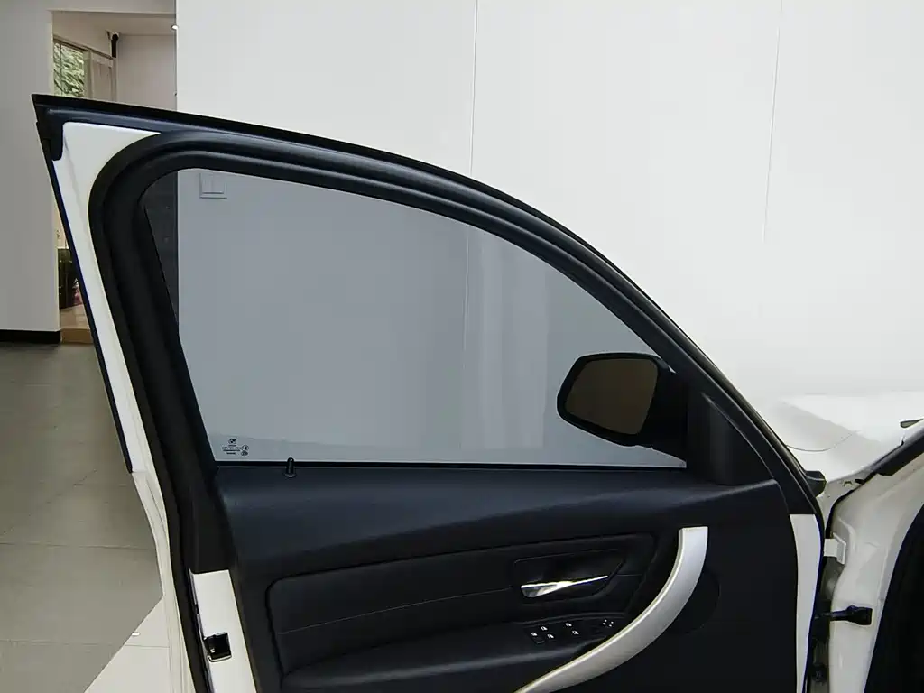BMW 3 Series — миниатюра 13