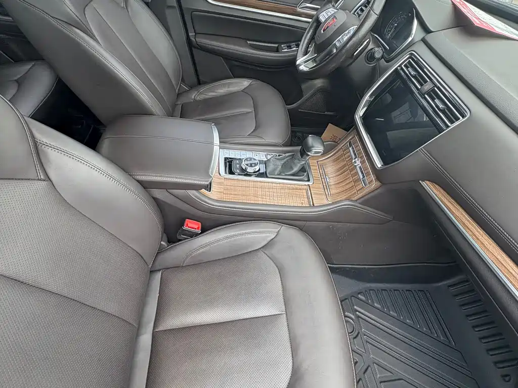 Roewe RX8 — миниатюра 9