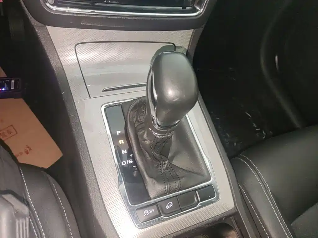 Roewe RX5 — миниатюра 14