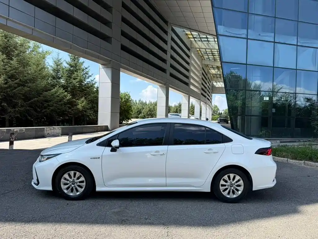 Toyota Corolla — миниатюра 5