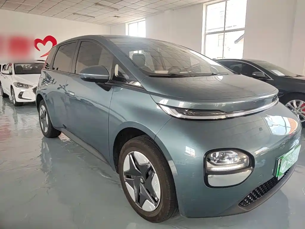 Baojun Yunduo — миниатюра 4