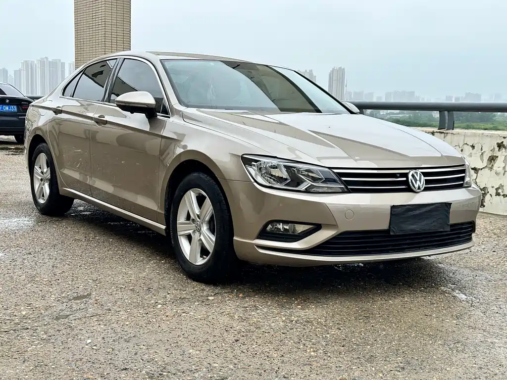 Volkswagen Lamando 2015 230TSI DSG