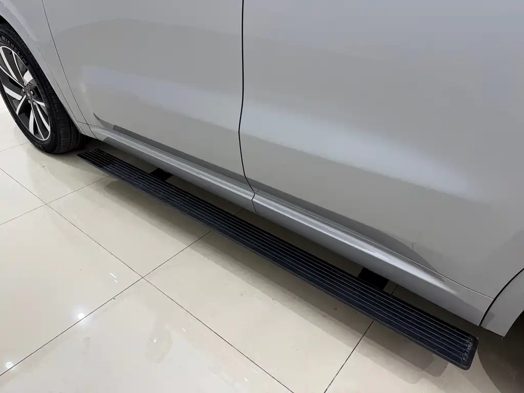 Li Auto Li L8 — миниатюра 17