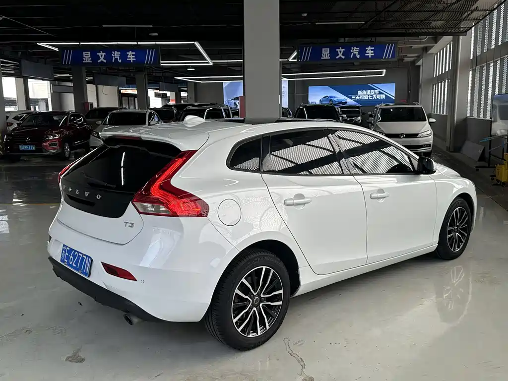 Volvo V40 — миниатюра 9