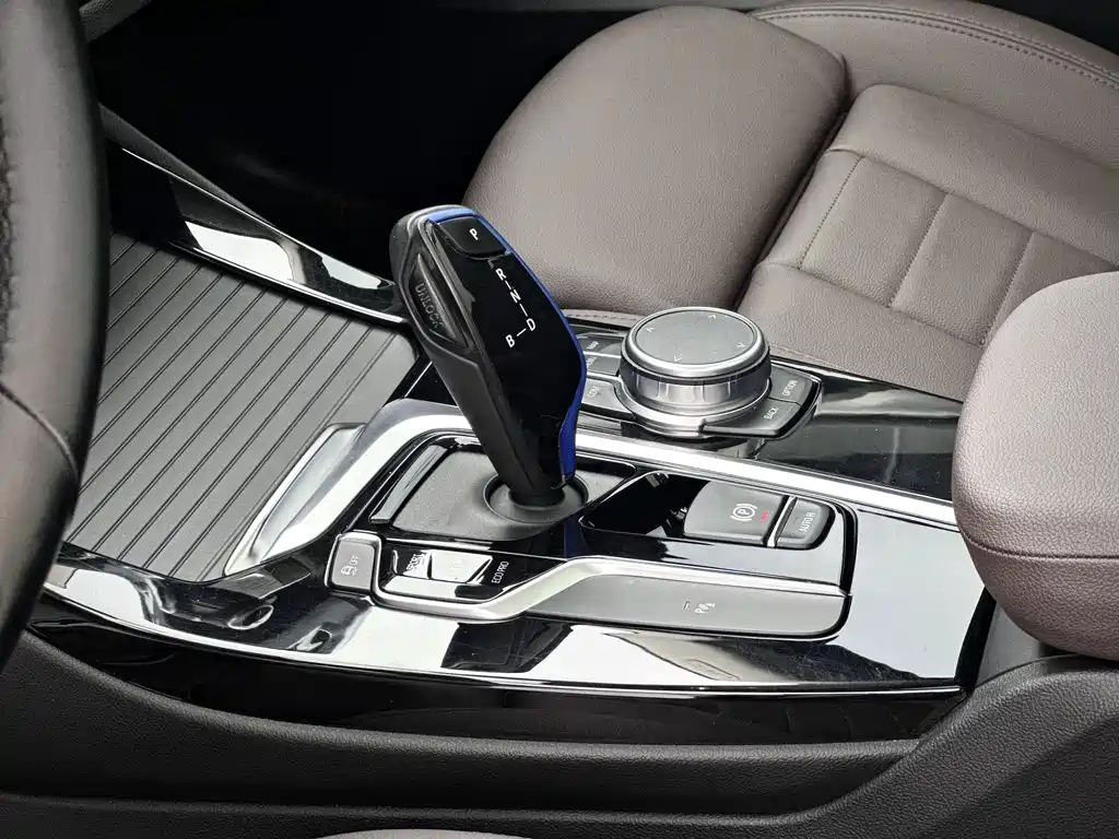 BMW iX3 — миниатюра 10