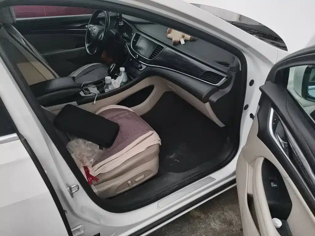 Buick LaCrosse — миниатюра 18