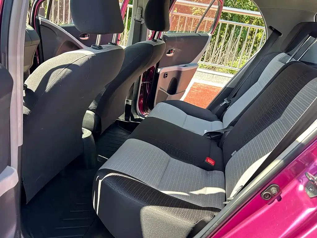 Toyota Yaris — миниатюра 9