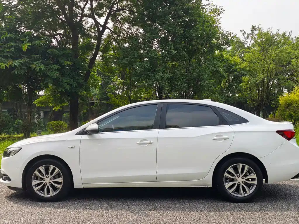 Buick Excelle — миниатюра 5