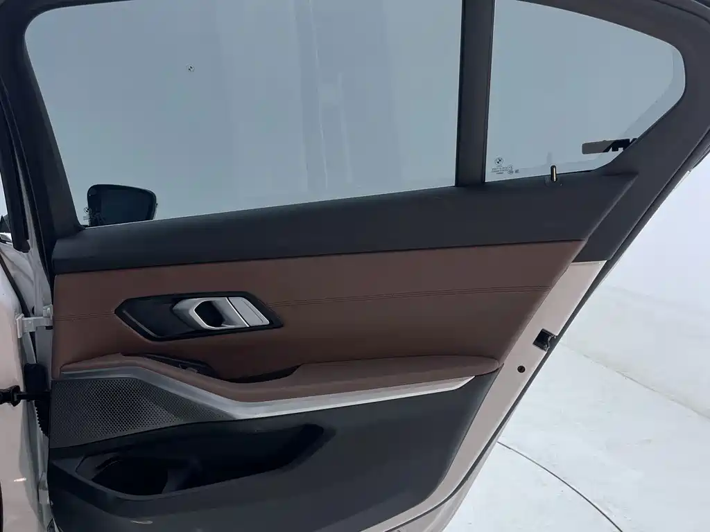 BMW 3 Series — миниатюра 29