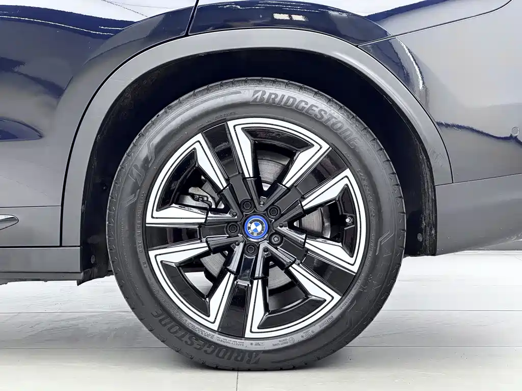 BMW iX3 — миниатюра 12