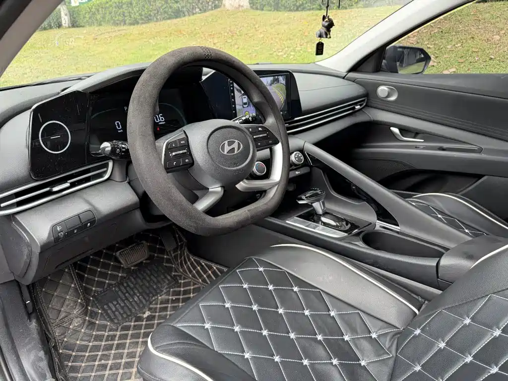 Hyundai Elantra — миниатюра 7