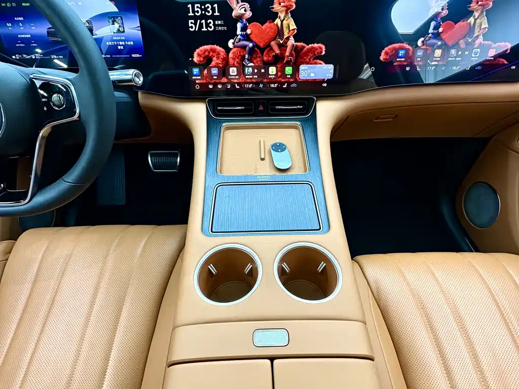 Aito M8 2025 Max+ 53.4kWh 5 мест (192 )