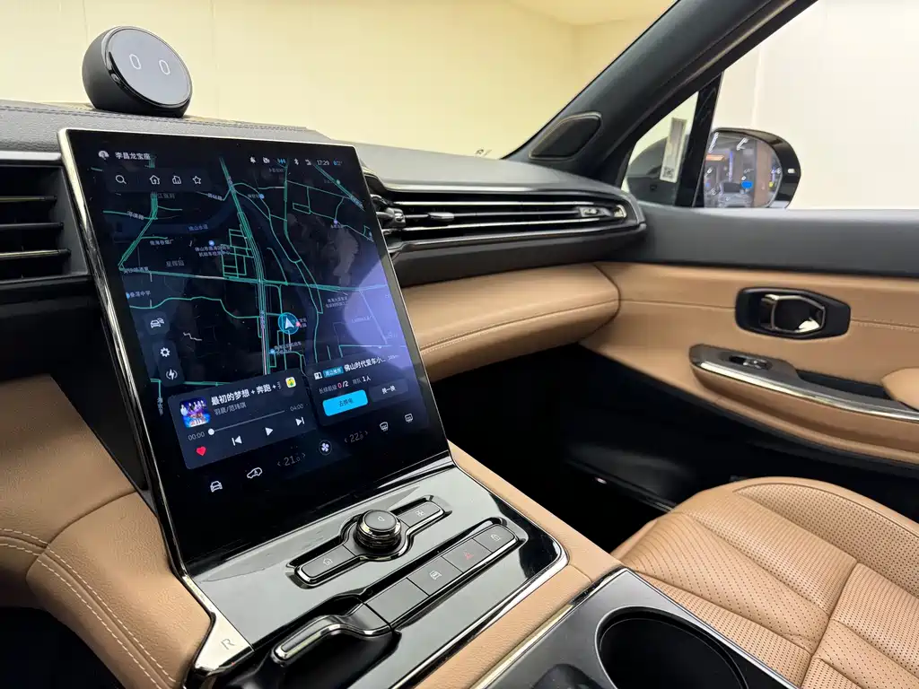 NIO ES8 — миниатюра 21