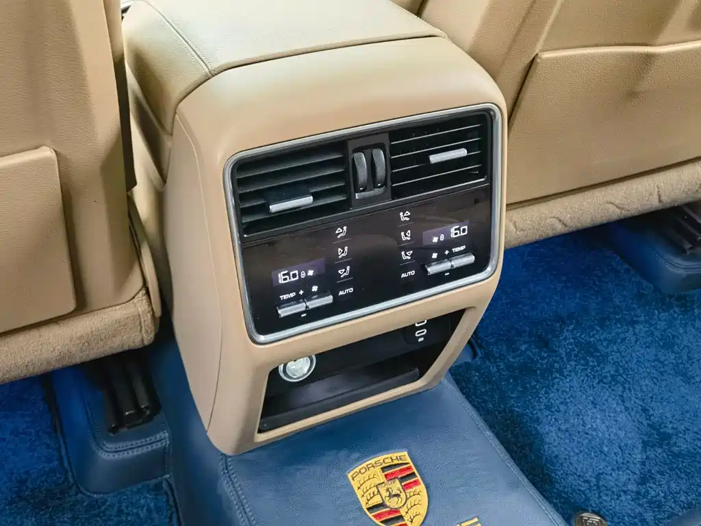 Porsche Cayenne — миниатюра 39