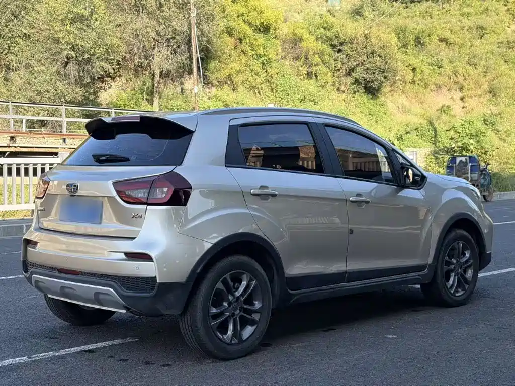 Geely Vision X3 — миниатюра 7