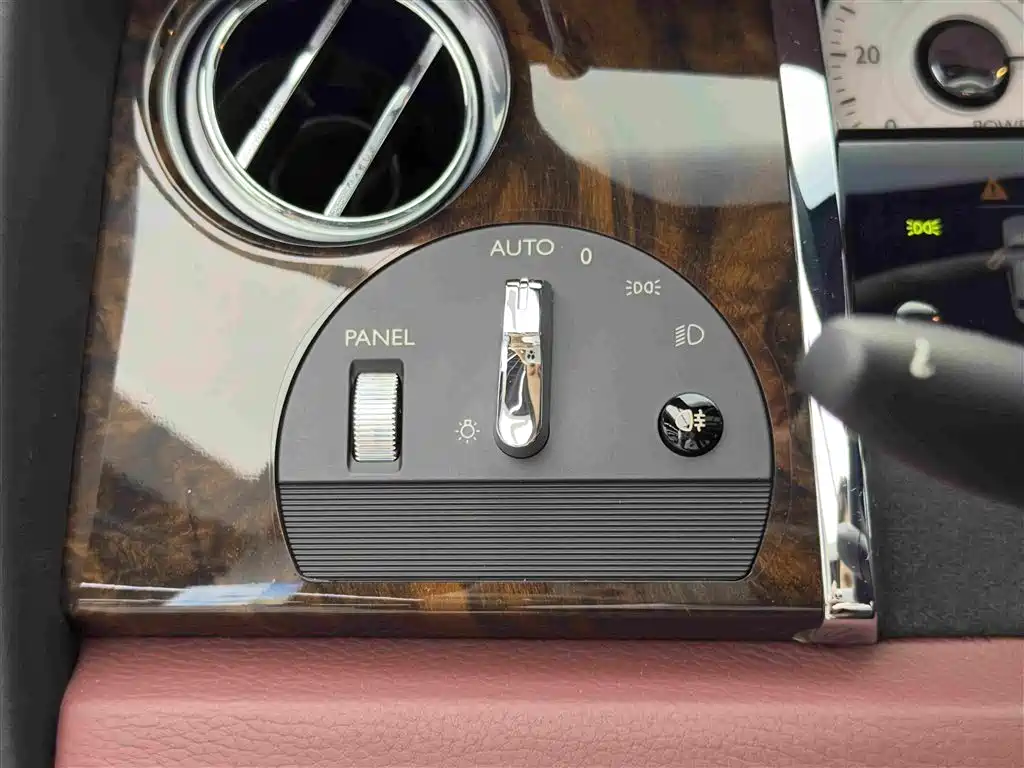 Rolls-Royce Ghost — миниатюра 23