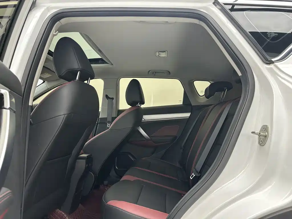 Geely Binyue — миниатюра 6