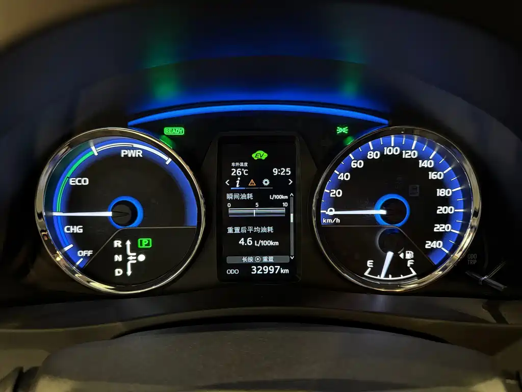Toyota Corolla Hybrid — миниатюра 11