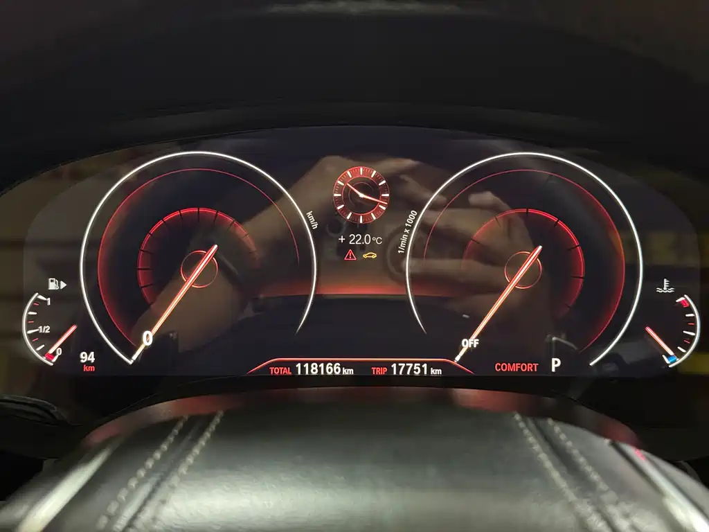 BMW 5 Series — миниатюра 15