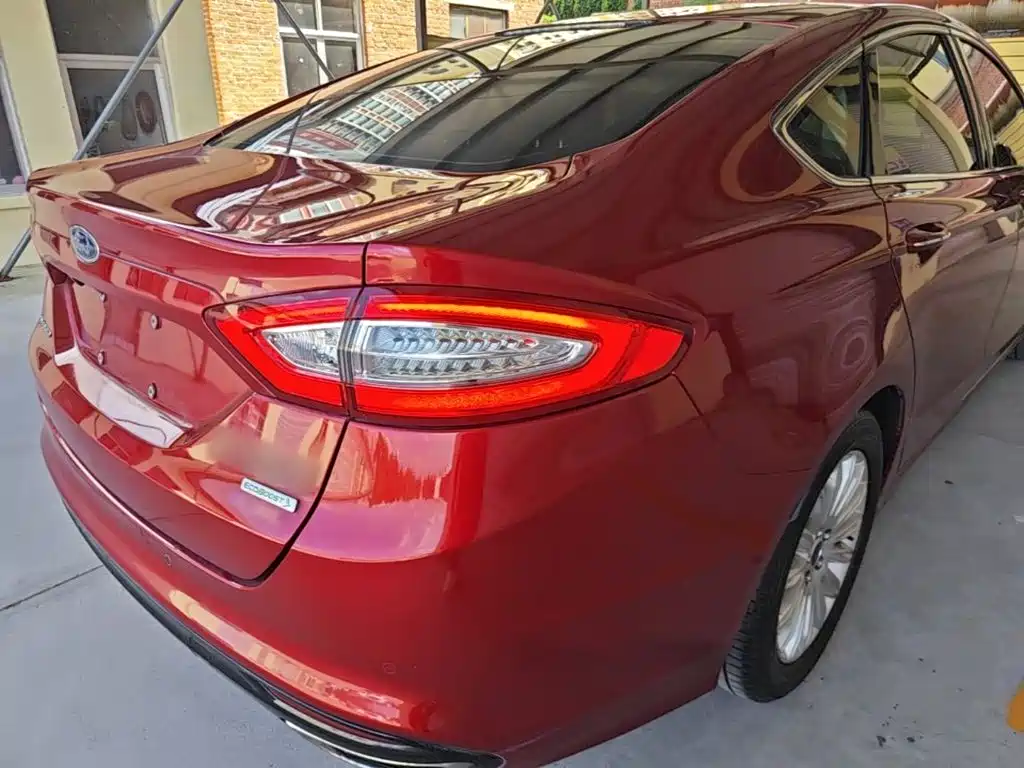 Ford Mondeo — миниатюра 8