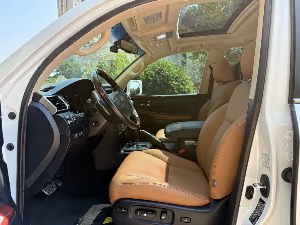 Lexus LX — миниатюра 4