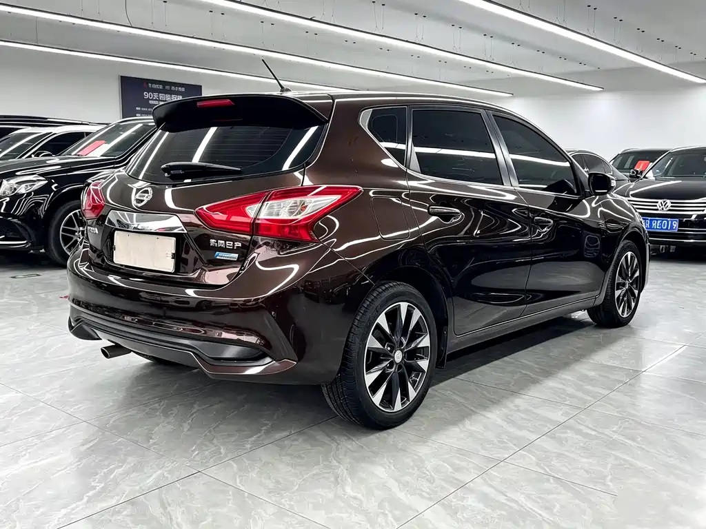 Nissan Tiida — миниатюра 4