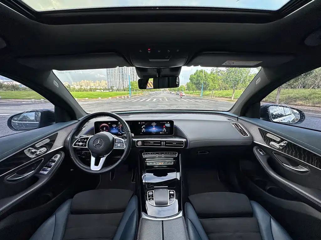 Mercedes-Benz EQC — миниатюра 16