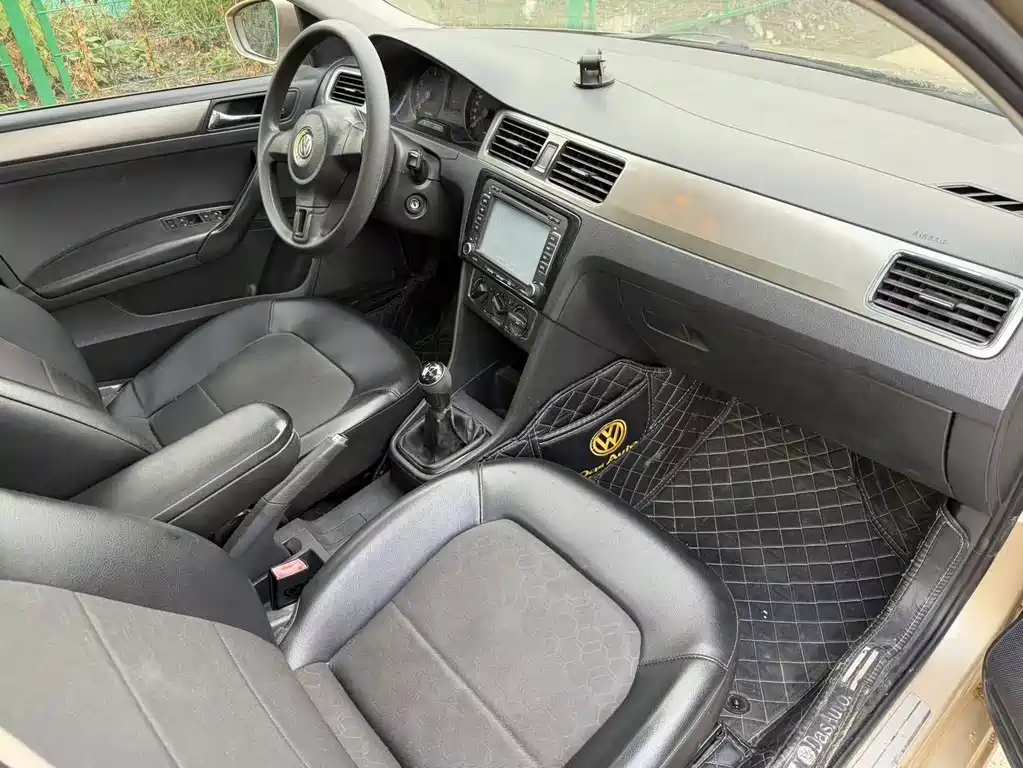 Volkswagen Santana — миниатюра 12