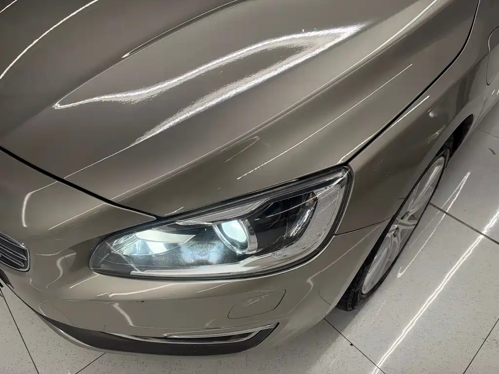 Volvo S60 PHEV — миниатюра 15