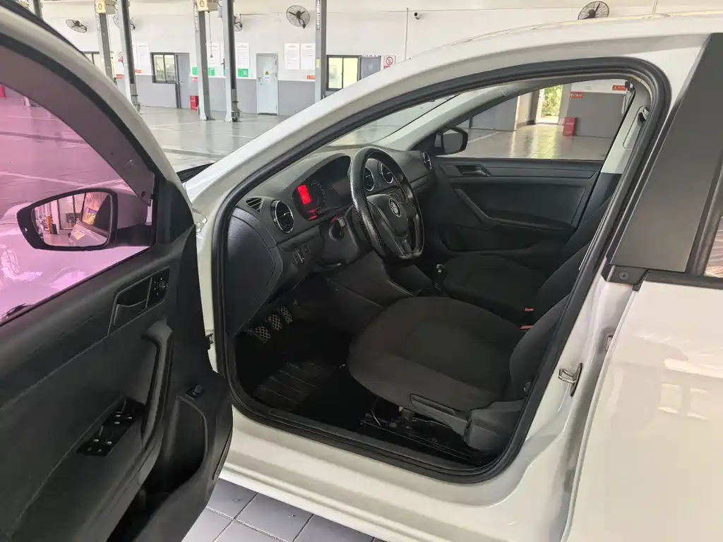 Volkswagen Jetta — миниатюра 5