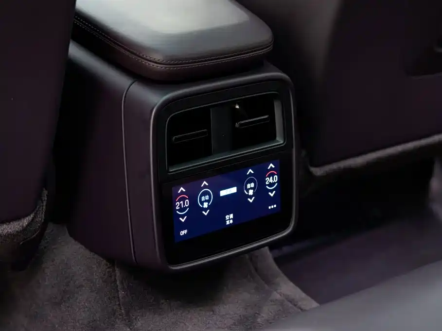 Porsche Taycan — миниатюра 12
