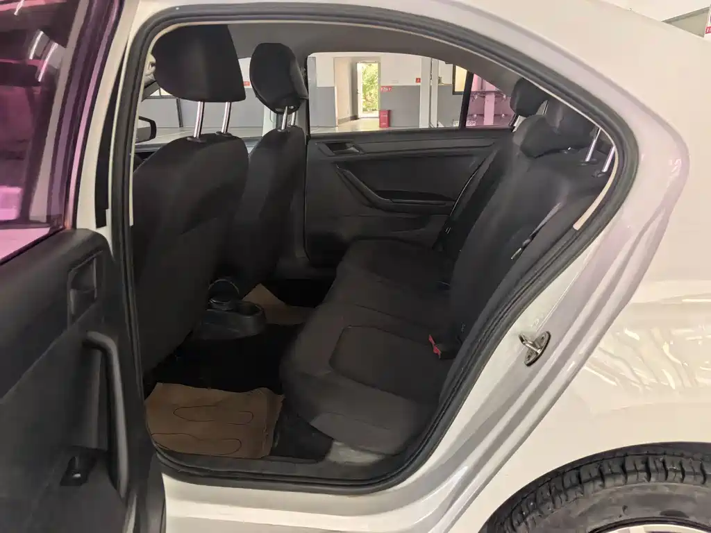 Volkswagen Jetta — миниатюра 12