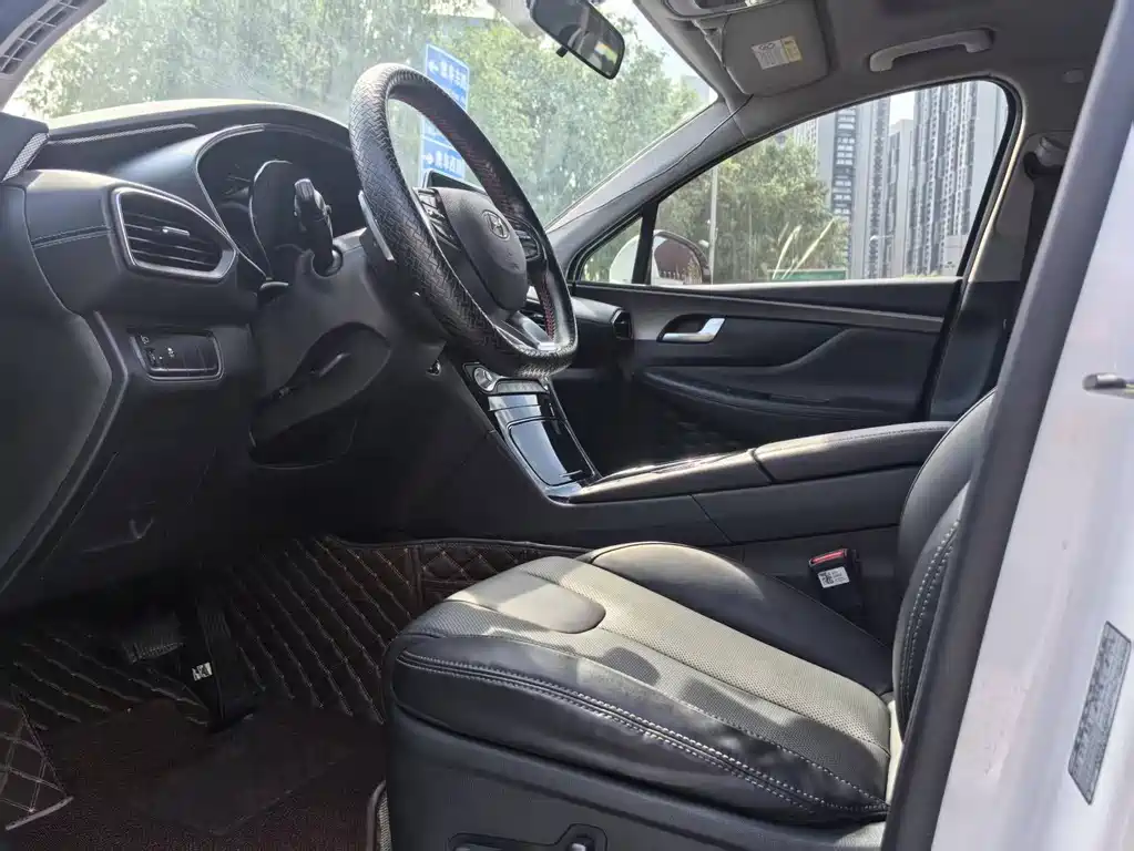 Hyundai Santa Fe — миниатюра 9