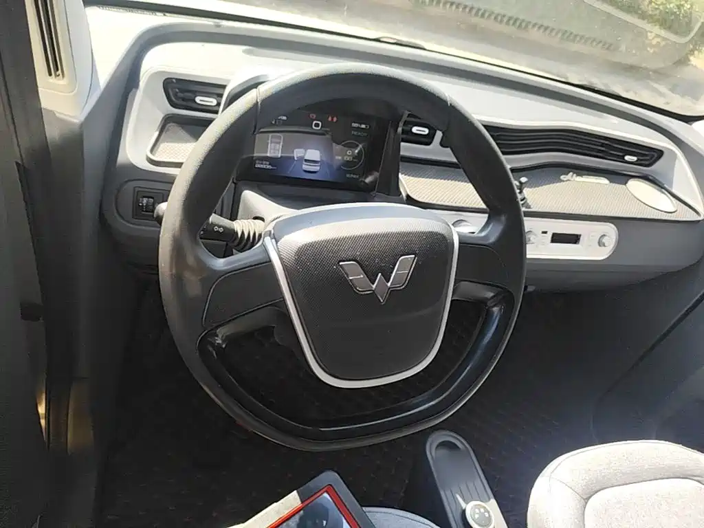 Wuling MINIEV — миниатюра 11
