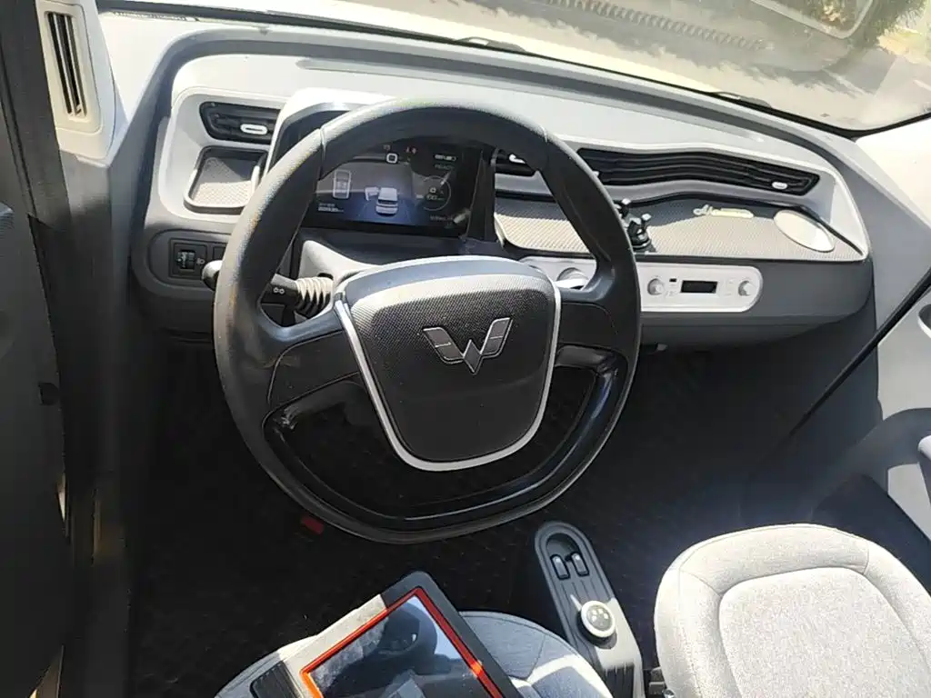 Wuling MINIEV — миниатюра 10