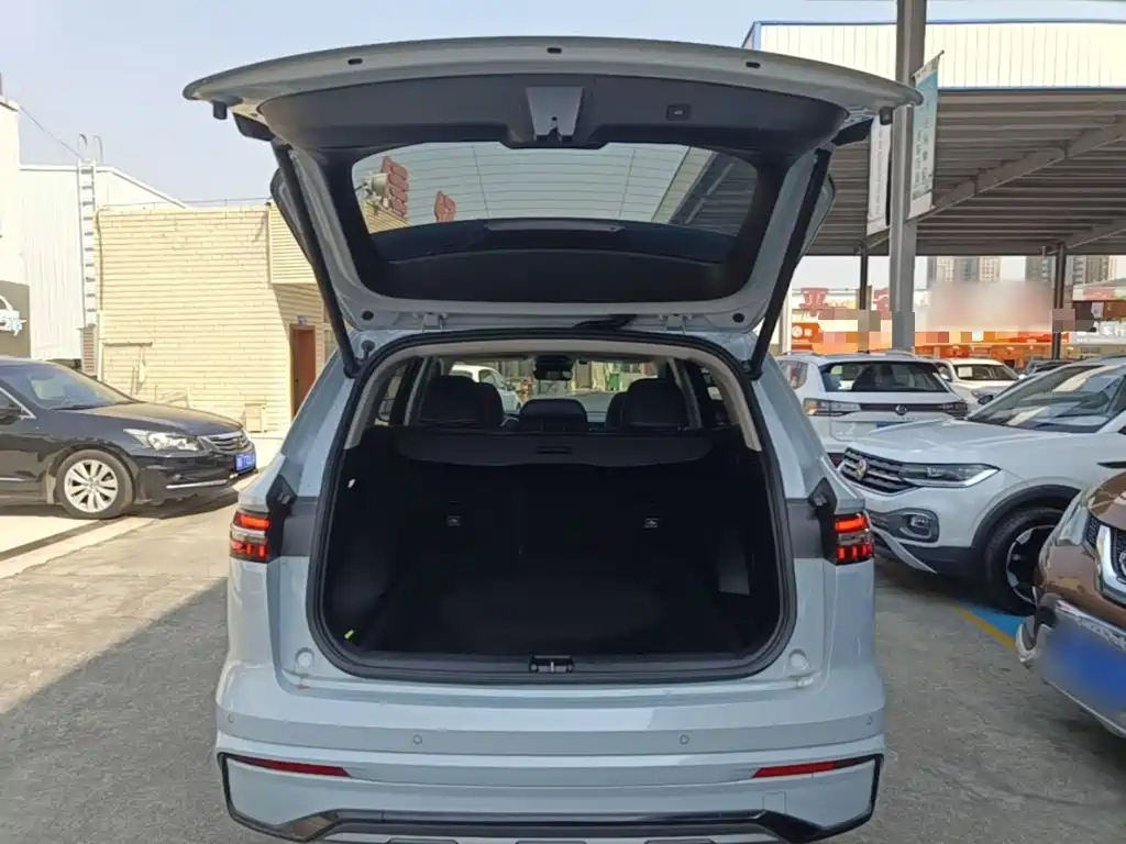 Geely Xingyue L — миниатюра 19