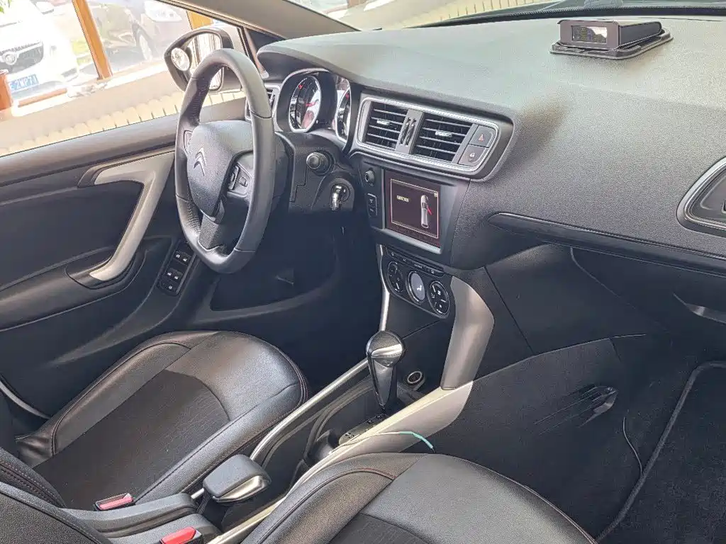 Citroen C3-XR — миниатюра 6