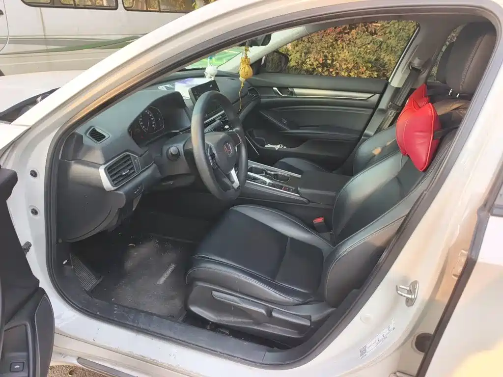 Honda Accord — миниатюра 11