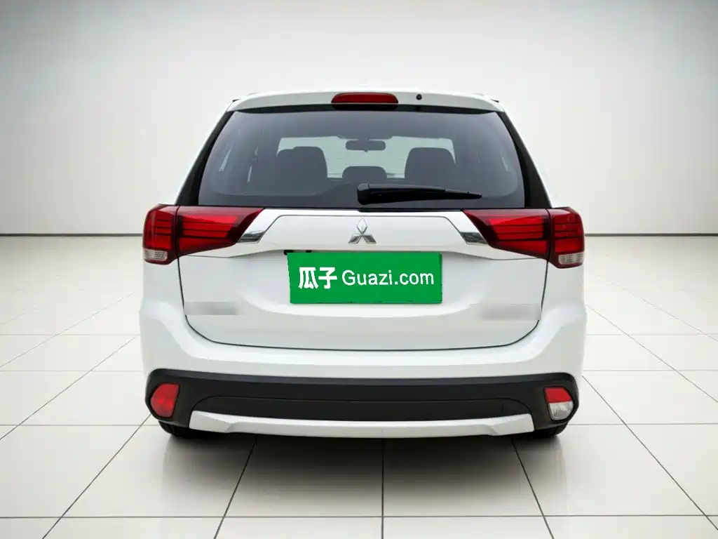 Mitsubishi Outlander — миниатюра 3