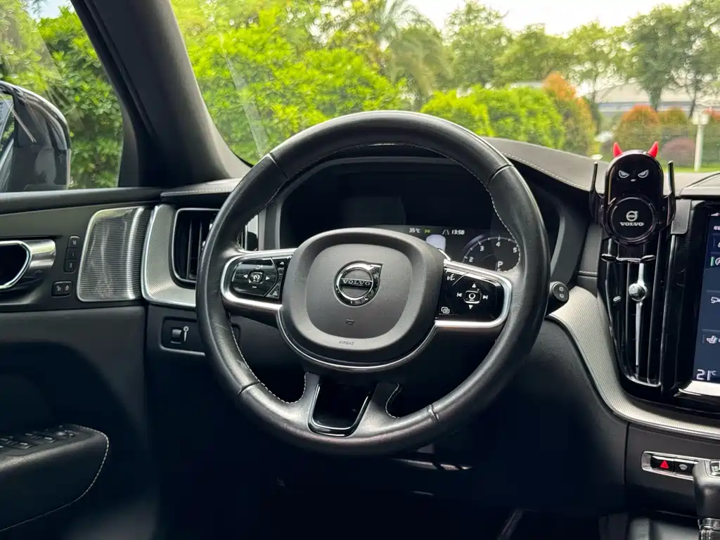 Volvo XC60 — миниатюра 8