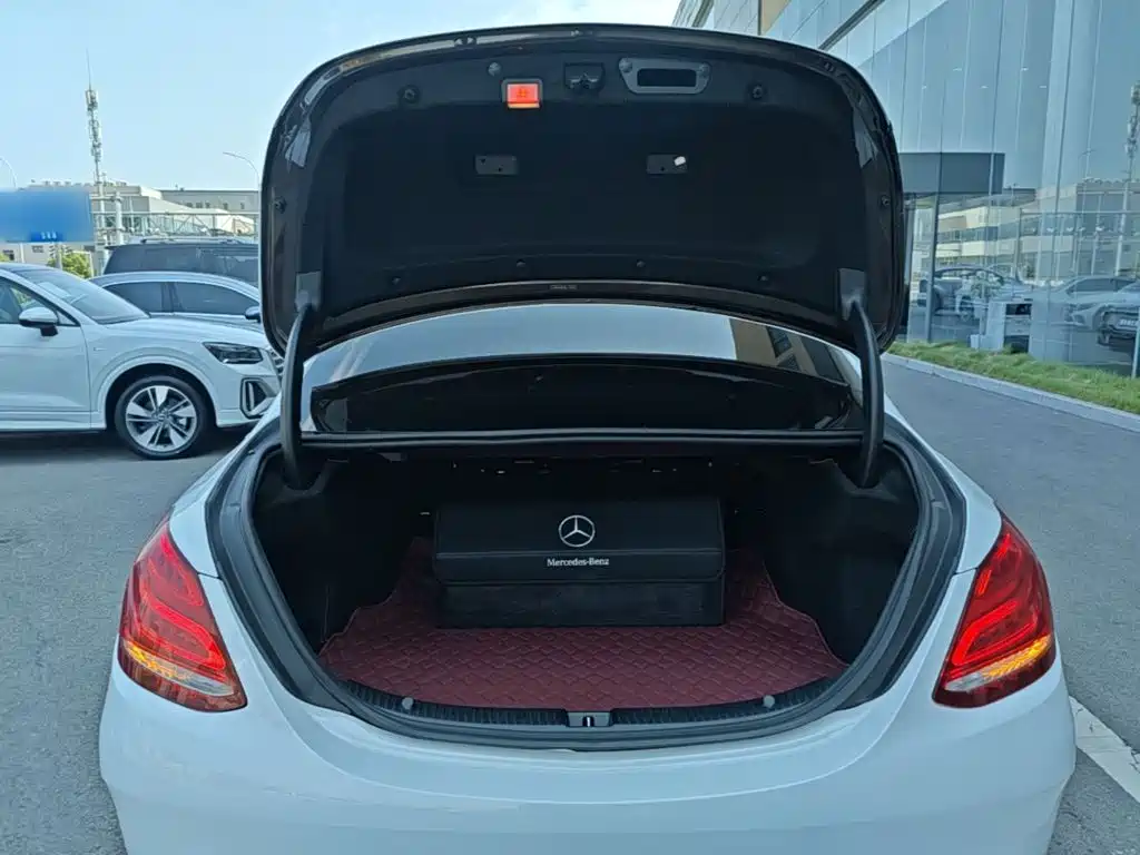 Mercedes-Benz C-Class — миниатюра 19
