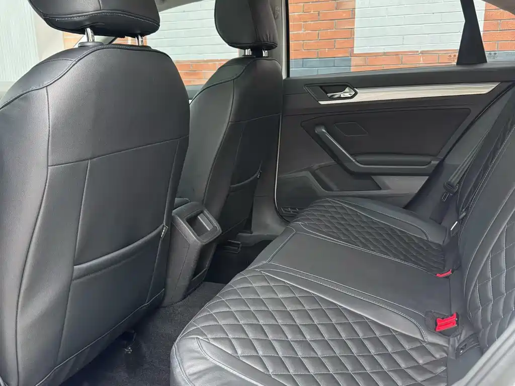 Volkswagen Lamando 2019 230TSI DSG VI