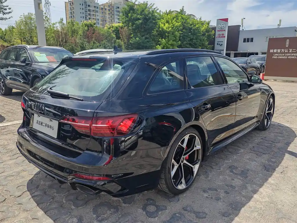 Audi RS 4 — миниатюра 6