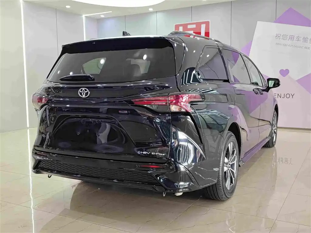 Toyota Granvia — миниатюра 4