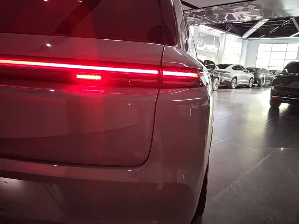 Li Auto Li L8 — миниатюра 8